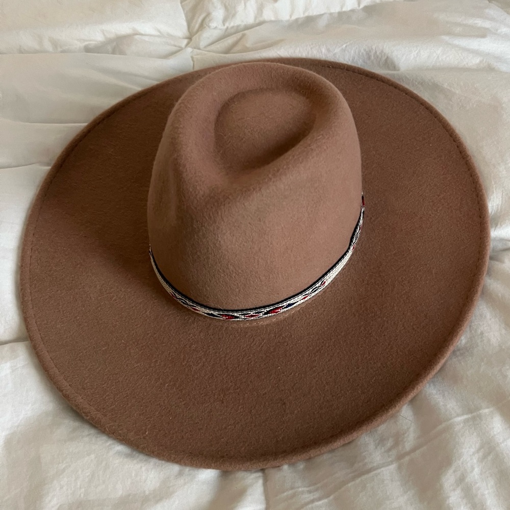 Wyeth 100% wool hat EUC